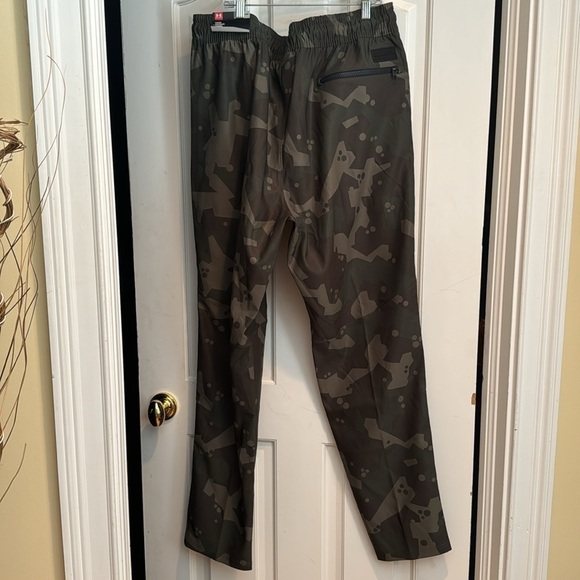 Under Armour 🔥sale🔥NWT military green pants - Picture 6 of 10